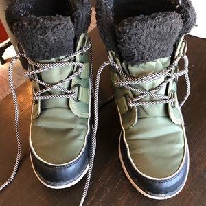 Womens Sorel explorer carnival boots size 9